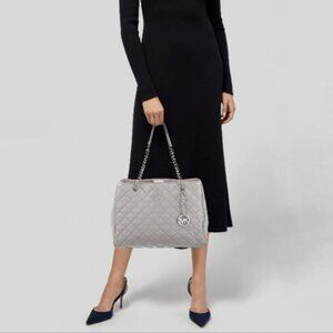 ＭＩＣＨＡＥＬ ＫＯＲＳ Susannah Quilted Grey Lamb Leather Tote Bag